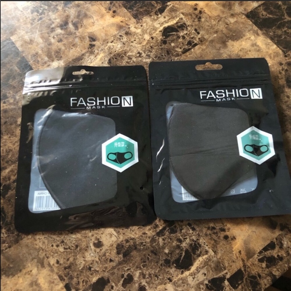 Set of 2 black face masks - Picture 1 of 1